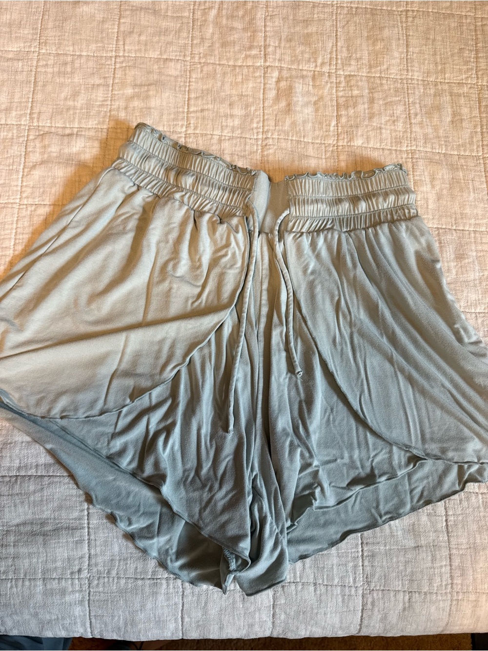 Halara Sage Green Wide Leg Ruffle Hem Flowy Pants M